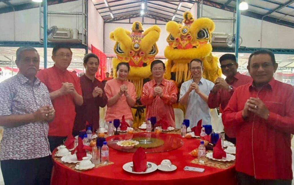 Projek Air Perak-Pulau Pinang akan dipercepat 1 Kon Yeow empat dari kanan 1024x645 1