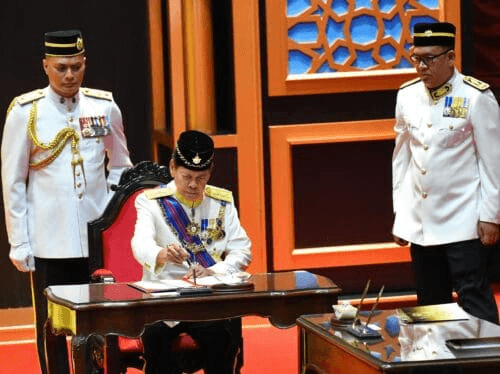 Ketua Menteri lafaz ucapan tahniah, ikrar taat setia kepada TYT 2 image 5